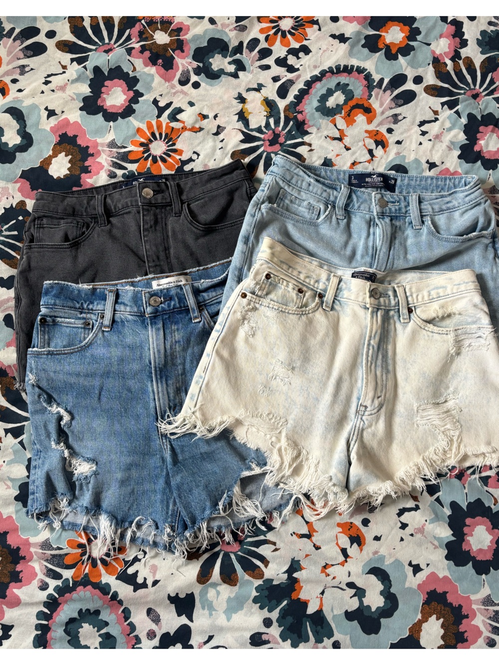 Denim shorts bundle - Abercrombie and Hollister - Size 26